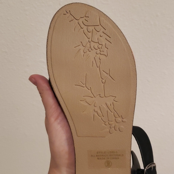 Sandals - Picture 3 of 5